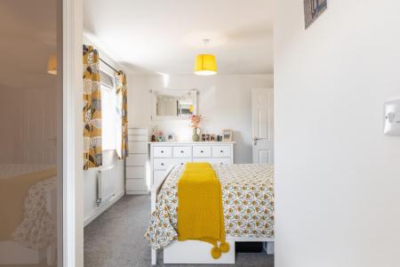 3 bedroom Detached house for sale in Owen Grove, Whitnash