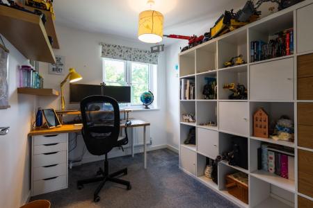 3 bedroom Detached house for sale in Owen Grove, Whitnash