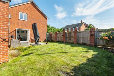 3 bedroom Detached house for sale in Owen Grove, Whitnash