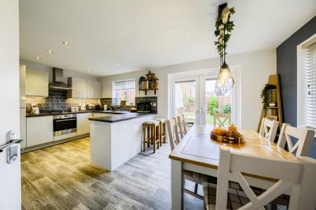 3 bedroom Detached house for sale in Radcliffe Road, Bishops Tachbrook, Leamington Spa