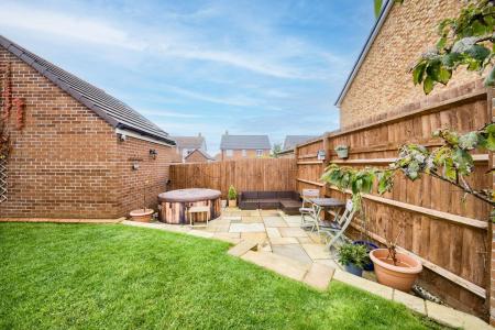 3 bedroom Detached house for sale in Radcliffe Road, Bishops Tachbrook, Leamington Spa