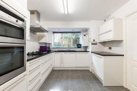 4 bedroom Terraced House for sale in St. Marks Mews, Leamington Spa