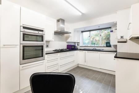 4 bedroom Terraced House for sale in St. Marks Mews, Leamington Spa