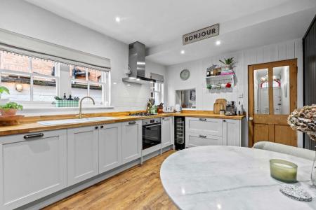 4 bedroom Terraced House for sale in Hyde Place, Leamington Spa