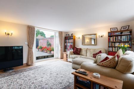 4 bedroom Detached house for sale in Hawthorne Gardens, Church Road, Long Itchington