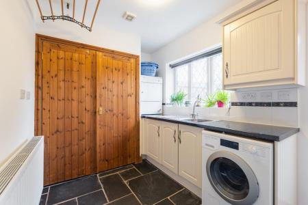 4 bedroom Detached house for sale in Hawthorne Gardens, Church Road, Long Itchington
