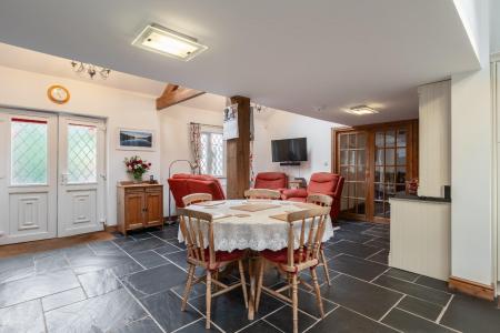 4 bedroom Detached house for sale in Hawthorne Gardens, Church Road, Long Itchington