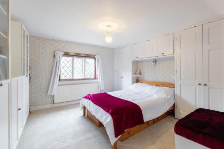 4 bedroom Detached house for sale in Hawthorne Gardens, Church Road, Long Itchington