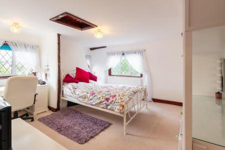 4 bedroom Detached house for sale in Hawthorne Gardens, Church Road, Long Itchington