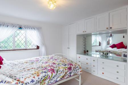 4 bedroom Detached house for sale in Hawthorne Gardens, Church Road, Long Itchington