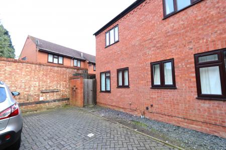 2 bedroom Semi-detached house to let in Crompton Street, Warwick, CV34