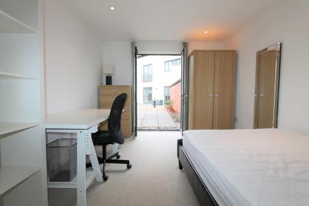 2 bedroom Flat to let in Livery Street, Leamington Spa, CV32