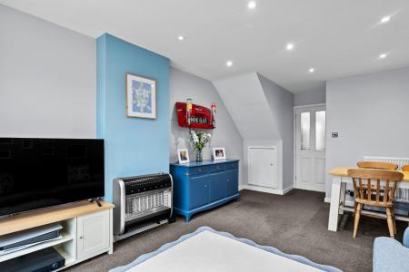 2 bedroom Semi-detached house for sale in Anderson Drive, Whitnash, Leamington Spa