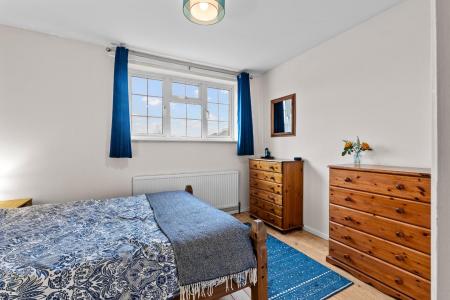 2 bedroom Semi-detached house for sale in Anderson Drive, Whitnash, Leamington Spa