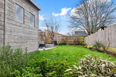 2 bedroom Semi-detached house for sale in Anderson Drive, Whitnash, Leamington Spa