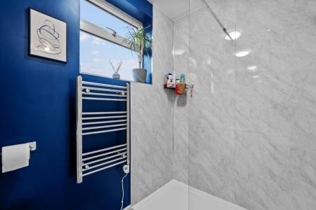 2 bedroom Semi-detached house for sale in Anderson Drive, Whitnash, Leamington Spa