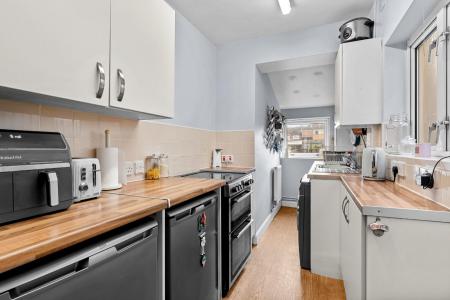 3 bedroom Semi-detached house for sale in Braemar Road, Lillington, Leamington Spa