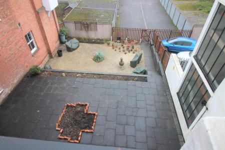 1 bedroom Flat to let in Beauchamp Court, Beauchamp Avenue, Leamington Spa, CV32