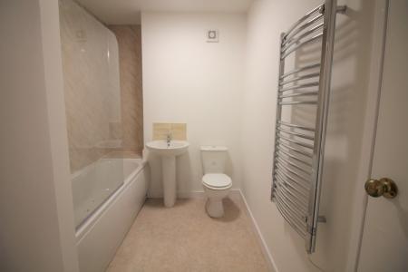 1 bedroom Flat to let in Beauchamp Court, Beauchamp Avenue, Leamington Spa, CV32