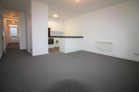 1 bedroom Flat to let in Beauchamp Court, Beauchamp Avenue, Leamington Spa, CV32