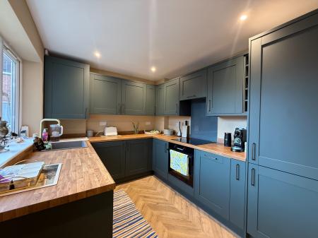 2 bedroom Flat to let in Kenilworth Road, Leamington Spa, CV32