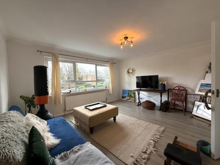 2 bedroom Flat to let in Kenilworth Road, Leamington Spa, CV32