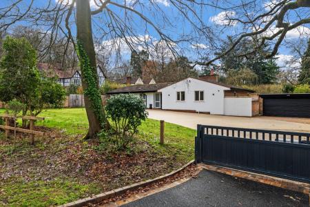 3 bedroom Detached bungalow for sale in Cannon Hill Road, Coventry