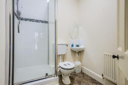 6 bedroom Terraced House to let in Abbey Hill, Kenilworth, CV8