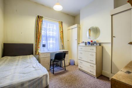 6 bedroom Terraced House to let in Abbey Hill, Kenilworth, CV8