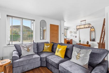 3 bedroom Semi-detached house for sale in Alderman Way, Weston Under Wetherley, Leamington Spa