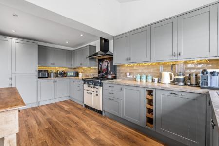 3 bedroom Semi-detached house for sale in Alderman Way, Weston Under Wetherley, Leamington Spa