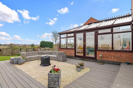 3 bedroom Semi-detached house for sale in Alderman Way, Weston Under Wetherley, Leamington Spa