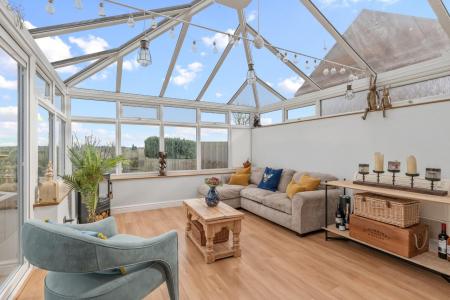 3 bedroom Semi-detached house for sale in Alderman Way, Weston Under Wetherley, Leamington Spa