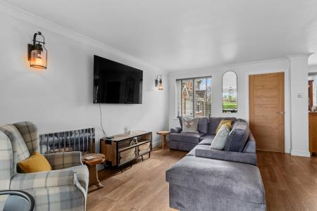 3 bedroom Semi-detached house for sale in Alderman Way, Weston Under Wetherley, Leamington Spa