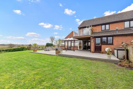 3 bedroom Semi-detached house for sale in Alderman Way, Weston Under Wetherley, Leamington Spa