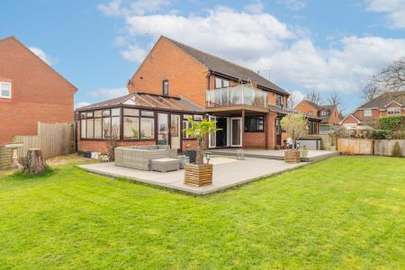 3 bedroom Semi-detached house for sale in Alderman Way, Weston Under Wetherley, Leamington Spa