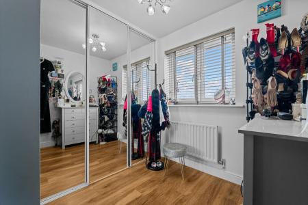 3 bedroom Semi-detached house for sale in Alderman Way, Weston Under Wetherley, Leamington Spa