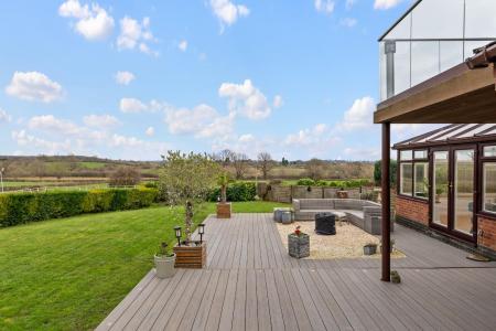 3 bedroom Semi-detached house for sale in Alderman Way, Weston Under Wetherley, Leamington Spa