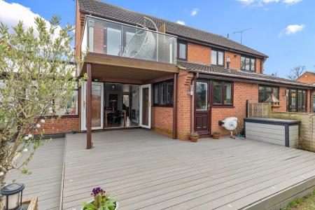 3 bedroom Semi-detached house for sale in Alderman Way, Weston Under Wetherley, Leamington Spa