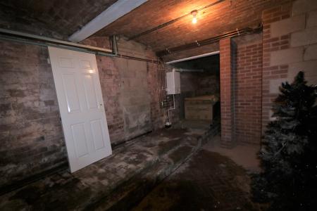 2 bedroom Flat to let in Lillington Avenue, Leamington Spa, CV32