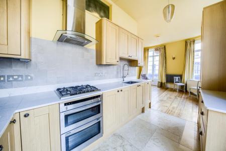 2 bedroom Flat for sale in Regent Place, Leamington Spa