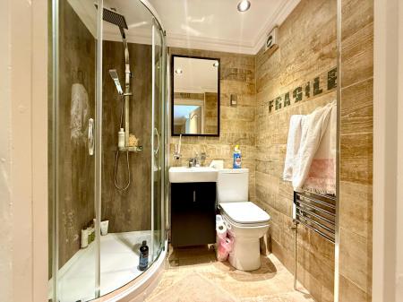 2 bedroom Apartment to let in Sandy Lane, Leamington Spa, CV32