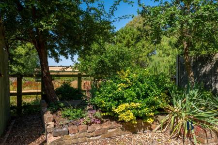 3 bedroom Terraced House for sale in Eathorpe, Leamington Spa