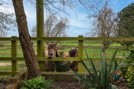 3 bedroom Terraced House for sale in Eathorpe, Leamington Spa