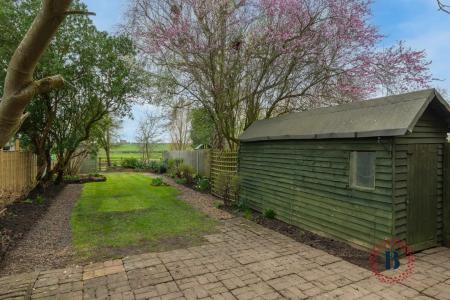 3 bedroom Terraced House for sale in Eathorpe, Leamington Spa