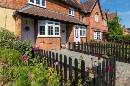 3 bedroom Terraced House for sale in Eathorpe, Leamington Spa