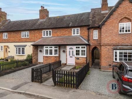 3 bedroom Terraced House for sale in Eathorpe, Leamington Spa