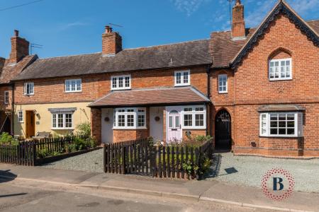 3 bedroom Terraced House for sale in Eathorpe, Leamington Spa