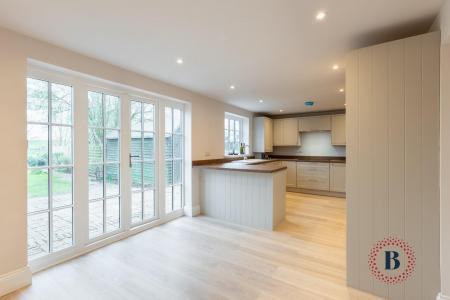 3 bedroom Terraced House for sale in Eathorpe, Leamington Spa