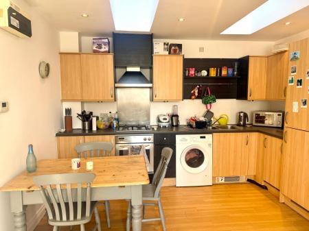 1 bedroom Flat to let in Marne Close, Warwick, CV34